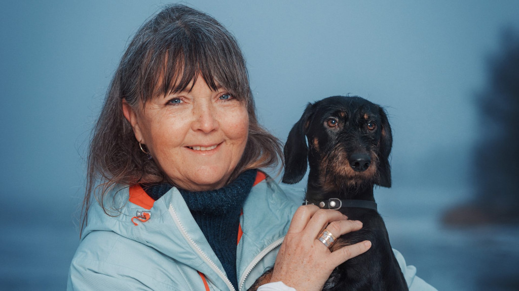 Kampanjebilde kvinne med hund