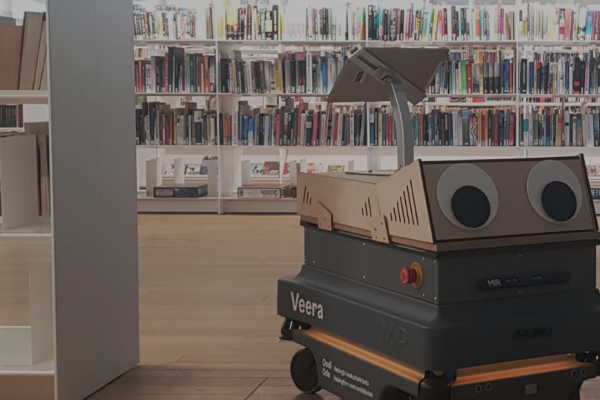 Rydderoboter og robotarm til å hente bøker i Helsinki